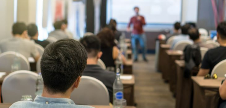 Oratoria y técnicas de presentación en público